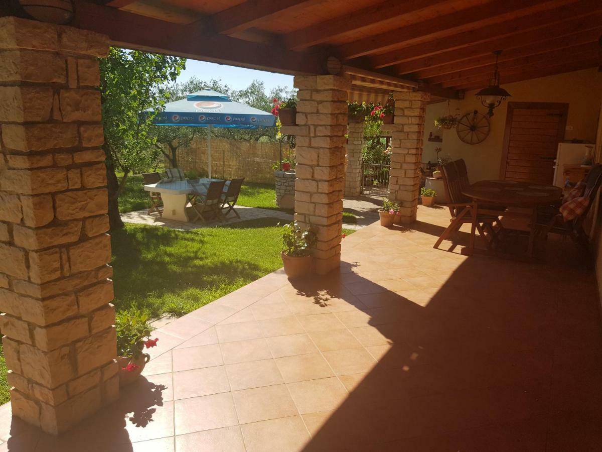 Casa Istria Villa Buje Exterior foto